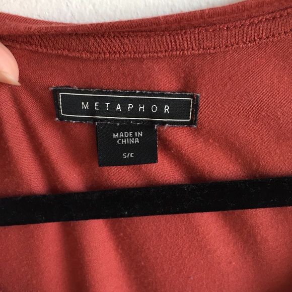 Metaphor Flowy High-Low Top - Picture 3 of 3